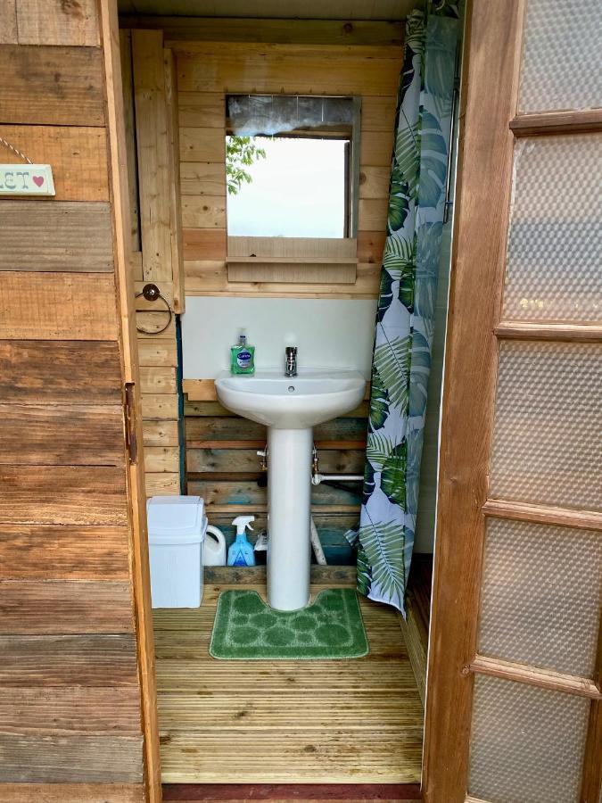 Cherry Tree Glamping Lodge Wellington  Exteriör bild