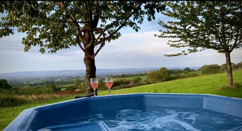 Cherry Tree Glamping Lodge Wellington  Exteriör bild