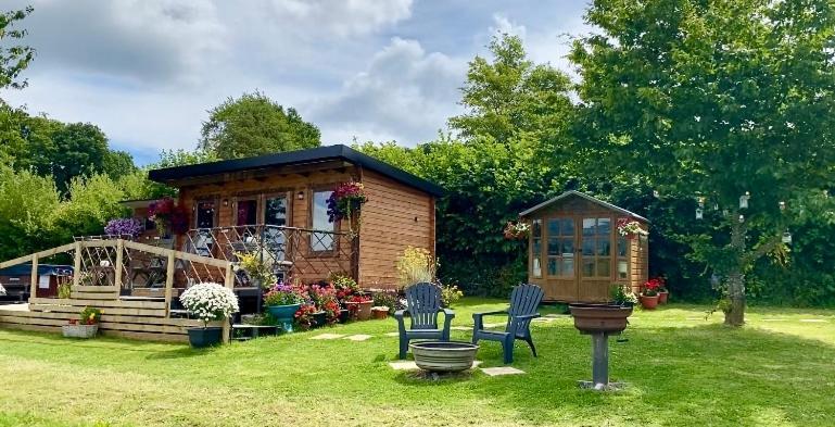 Cherry Tree Glamping Lodge Wellington  Exteriör bild